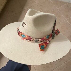 NWT Charlie1Horse Felt